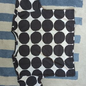 Uniqlo x Marimekko black and white spot t-shirt, S
